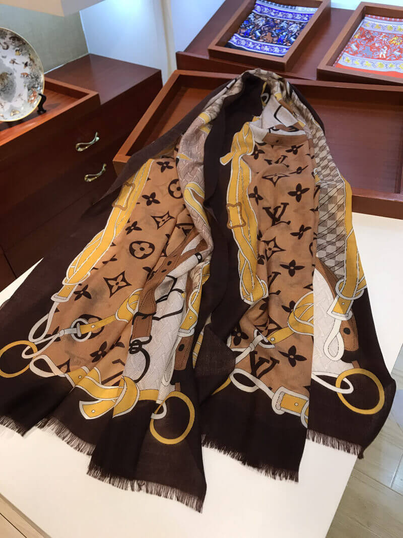 Louis Vuitton Monogram Classic Scarf 2453