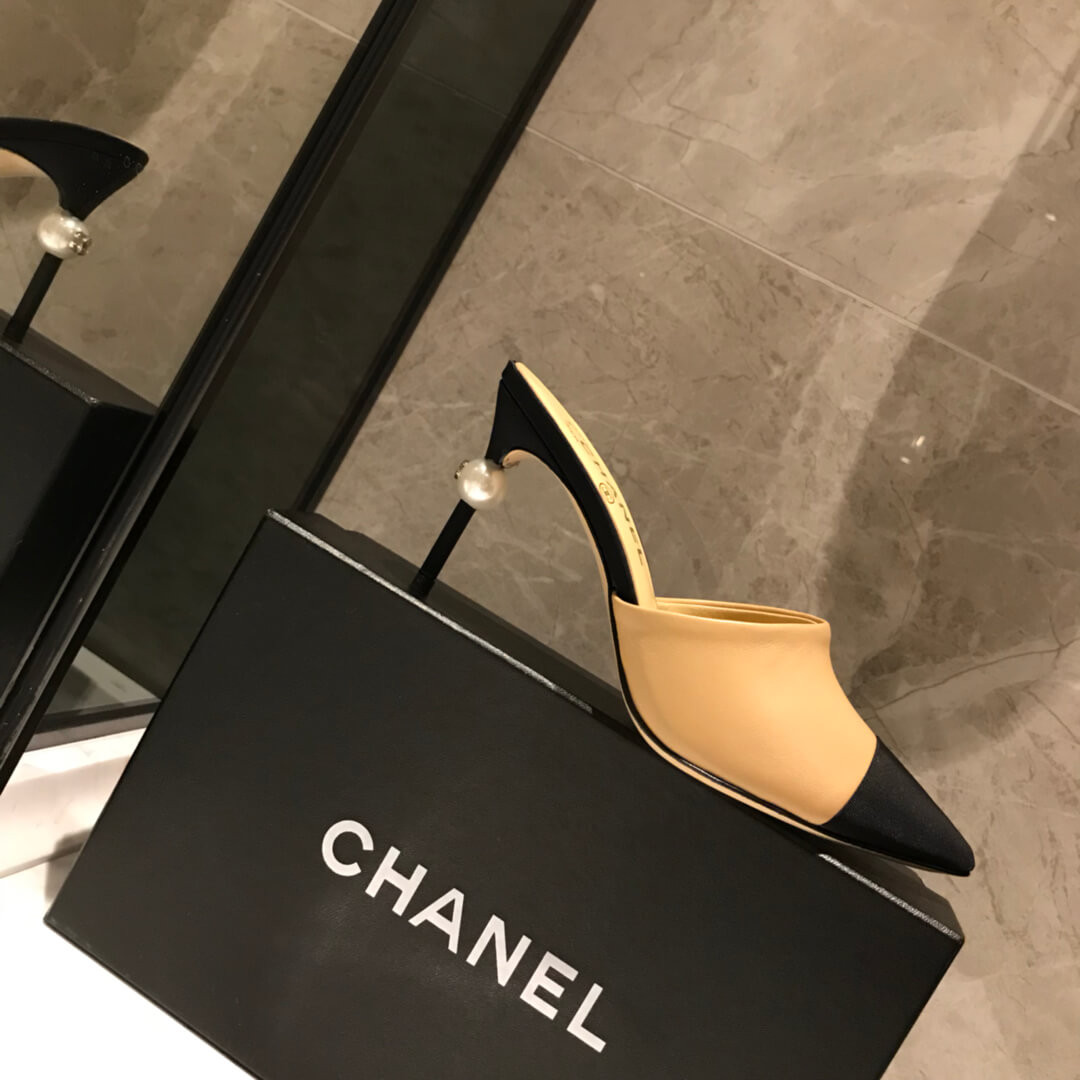 Chanel Pearl Mules G383421