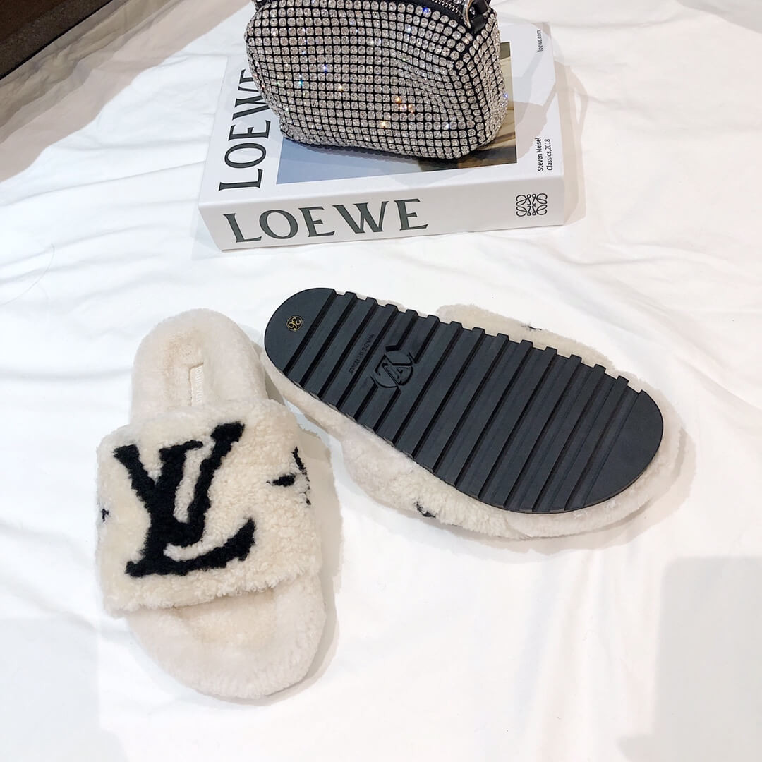 Louis Vuitton Bom Dia Flat Mules Shearling 1A8CXB