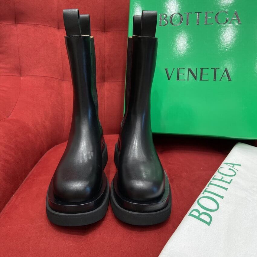 Bottega Veneta Black Lug Boots in Calfskin 592045