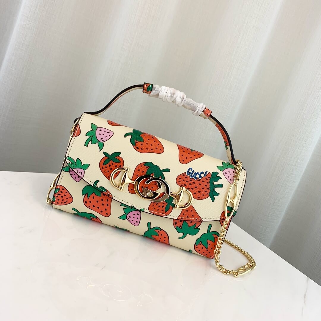 Gucci Zumi Strawberry Print Mini Bag 564718