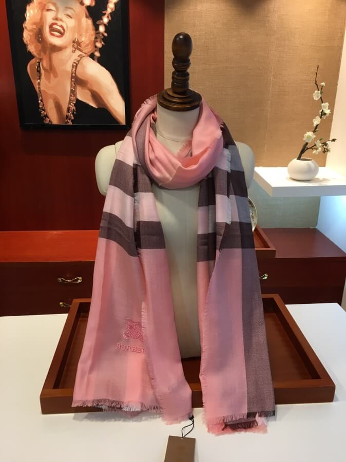 Burberry Check Wool Scarf 3743