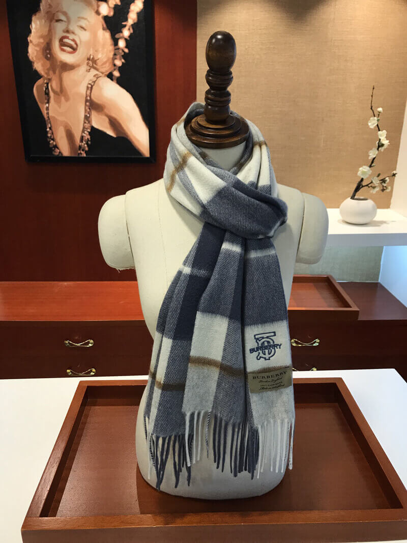 Burberry Unisex Check Wool Scarf 2404