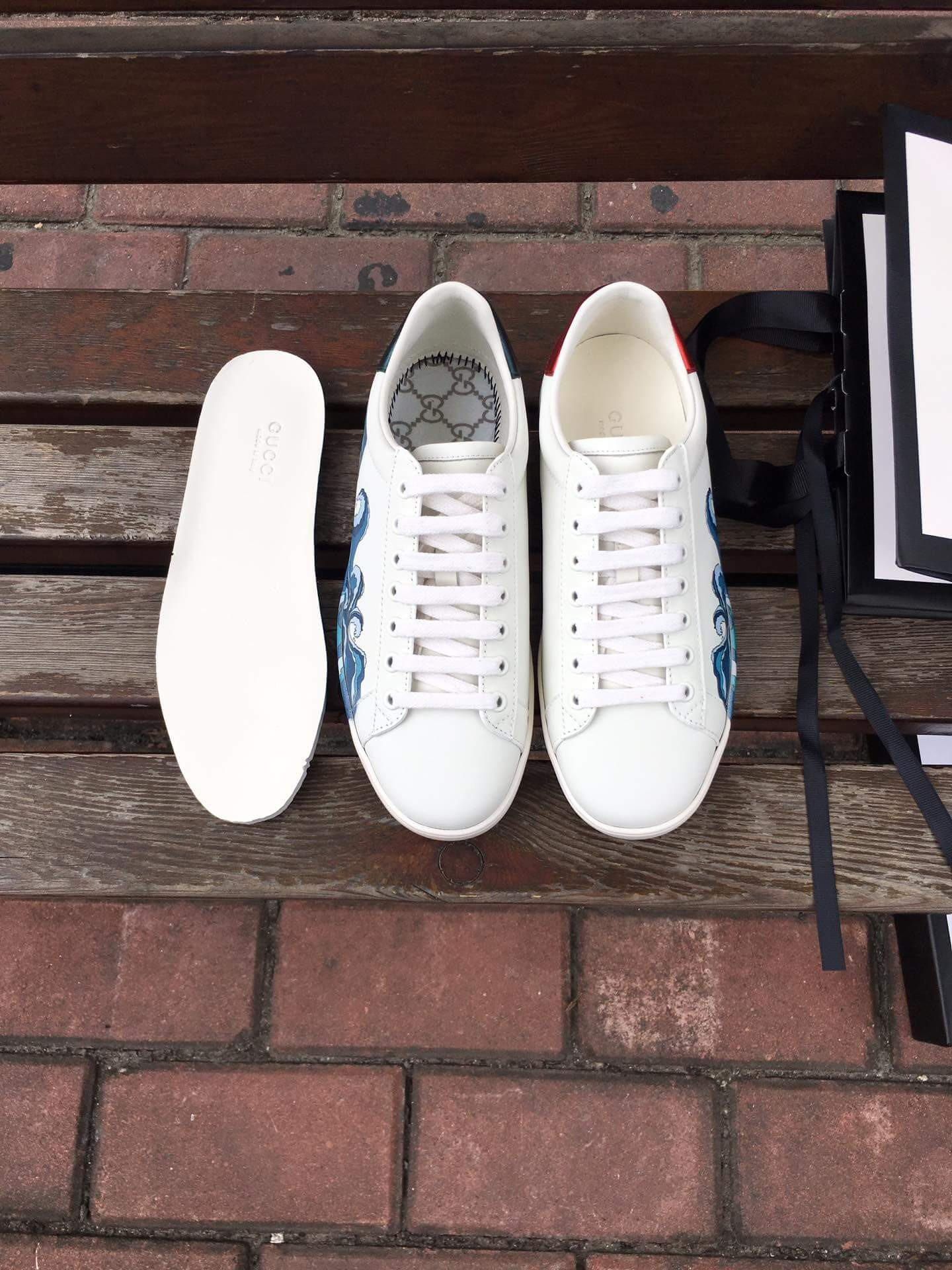 Gucci Ace Sneaker with Wave 577147