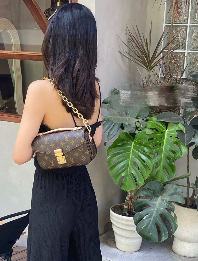 Louis Vuitton Monogram Canvas Pochette Metis East West Bag M46279