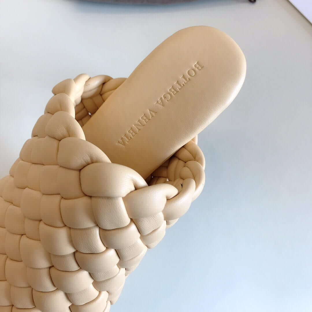 Bottega Veneta BV Curve Sandals 621340 Beige