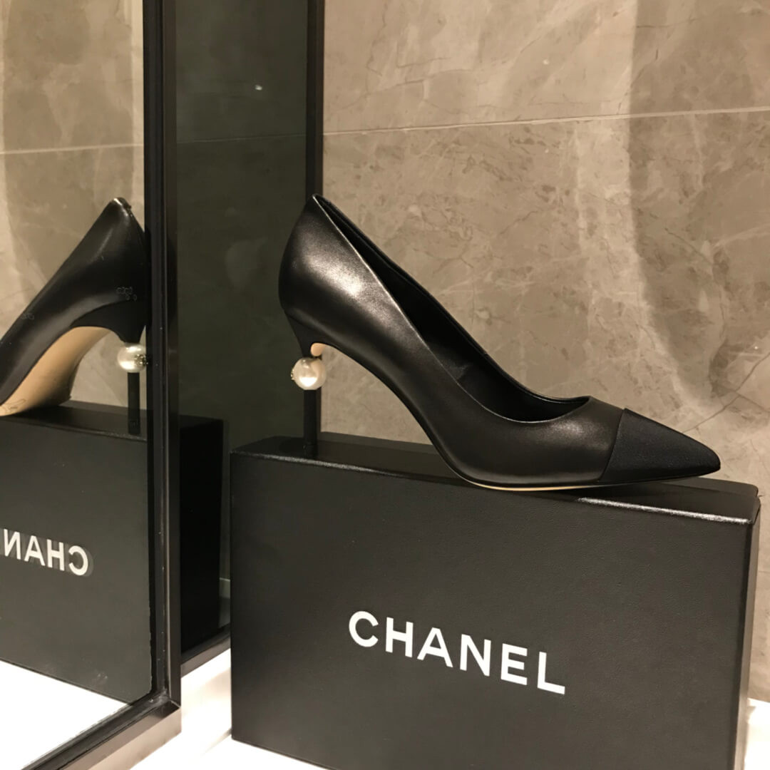 Chanel Calfskin & Velvet Pump With Pearl G178144