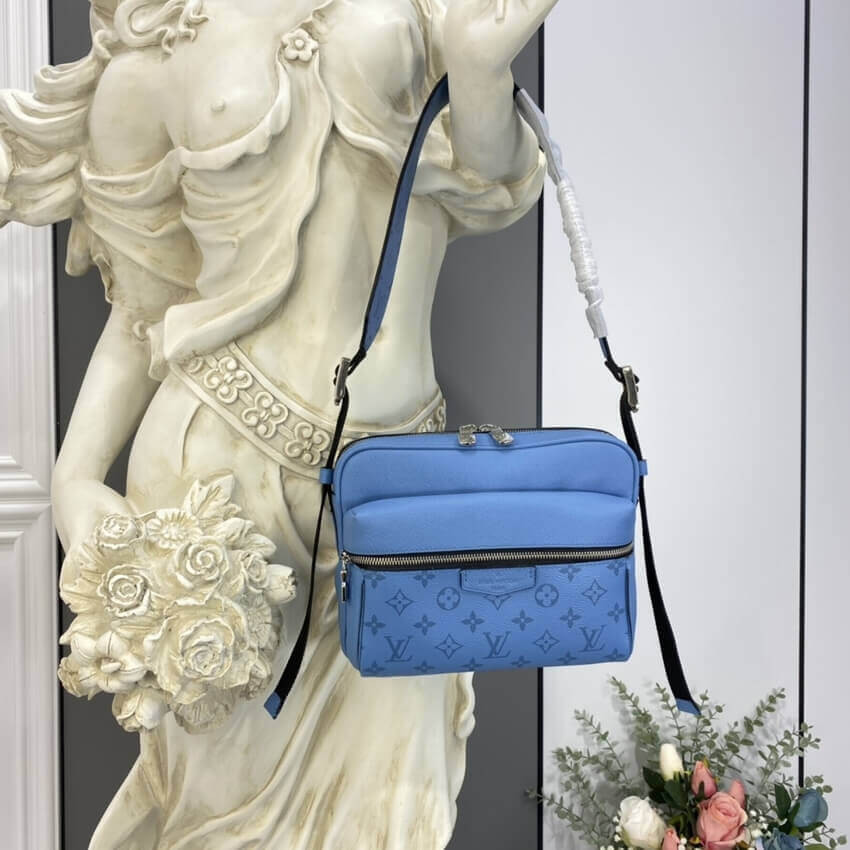 Louis Vuitton Outdoor Messenger M30749