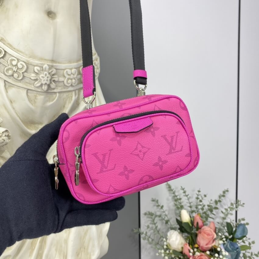 Louis Vuitton Outdoor Pouch Rosy M30781