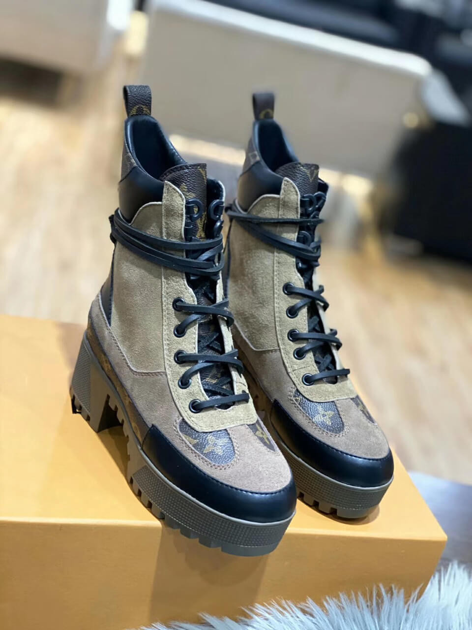 Louis Vuitton Laureate Desert Boot 1A4XXZ