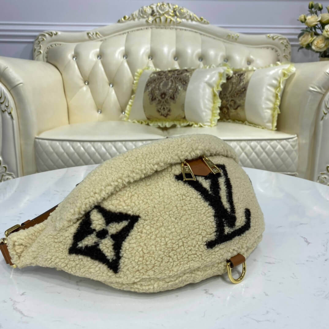 Louis Vuitton Bumbag M55425