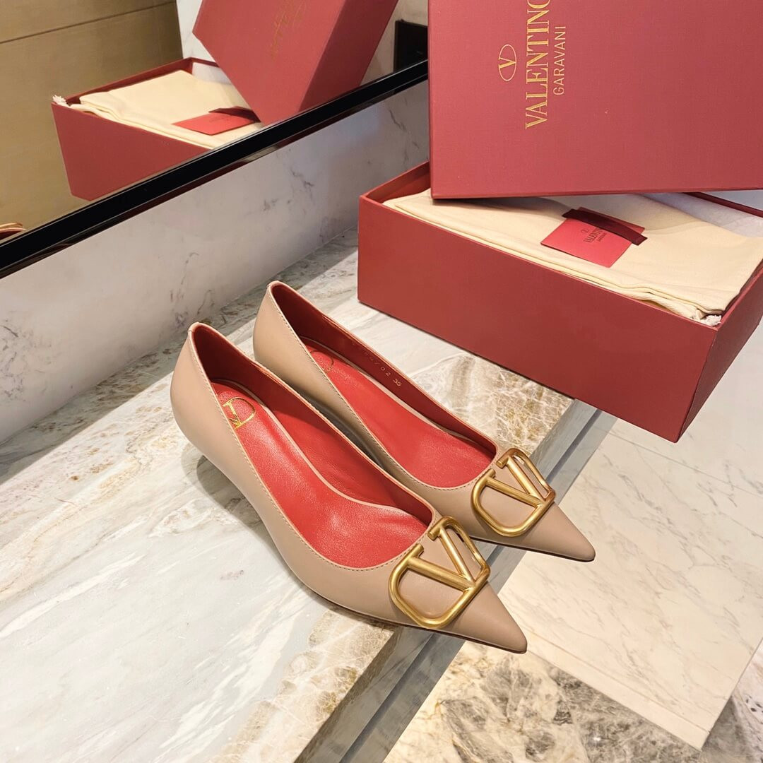 Valentino Garavani Vlogo Calfskin Pump 50mm TW2S0R77