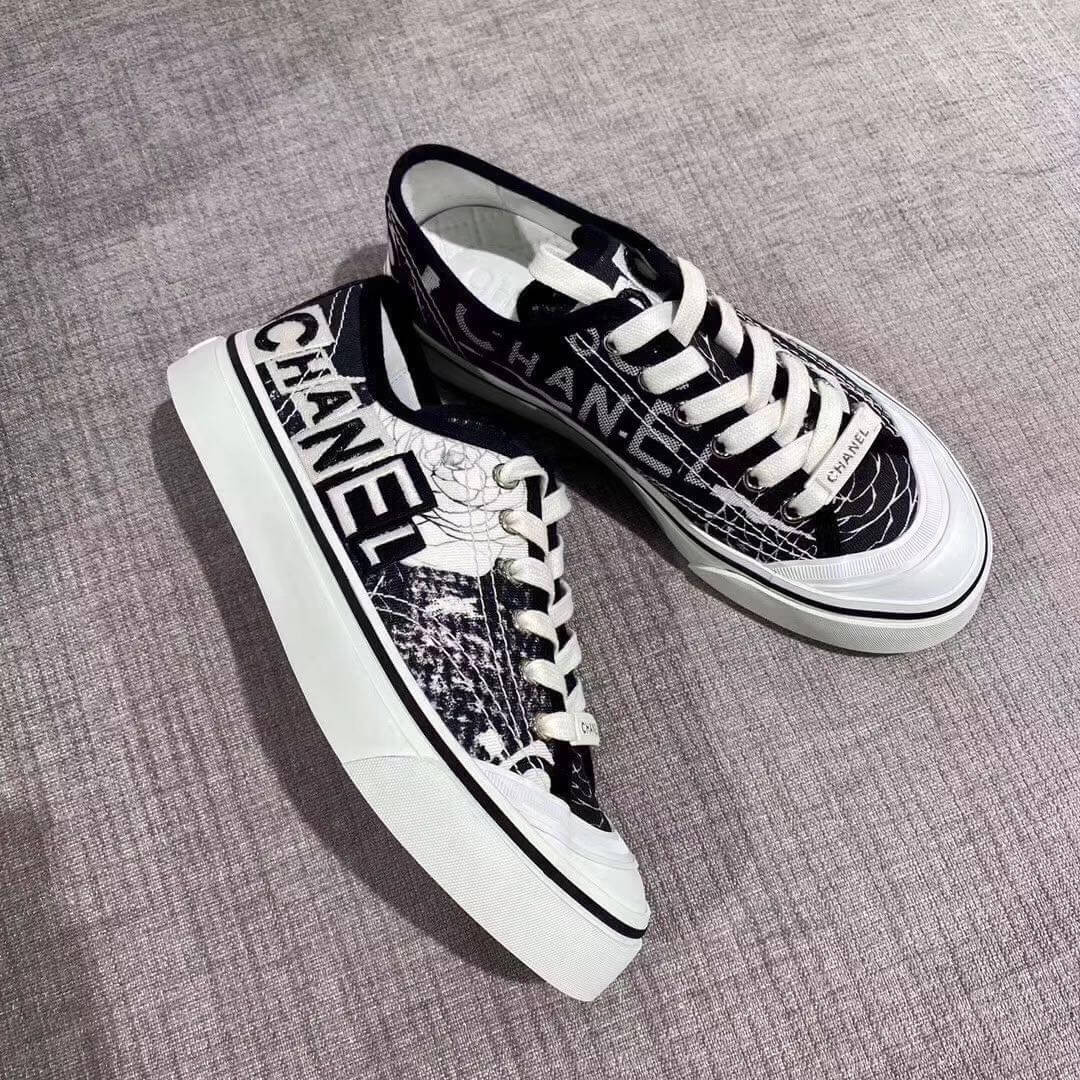 Chanel Canvas Low-cut Sneakers Black and White Texture