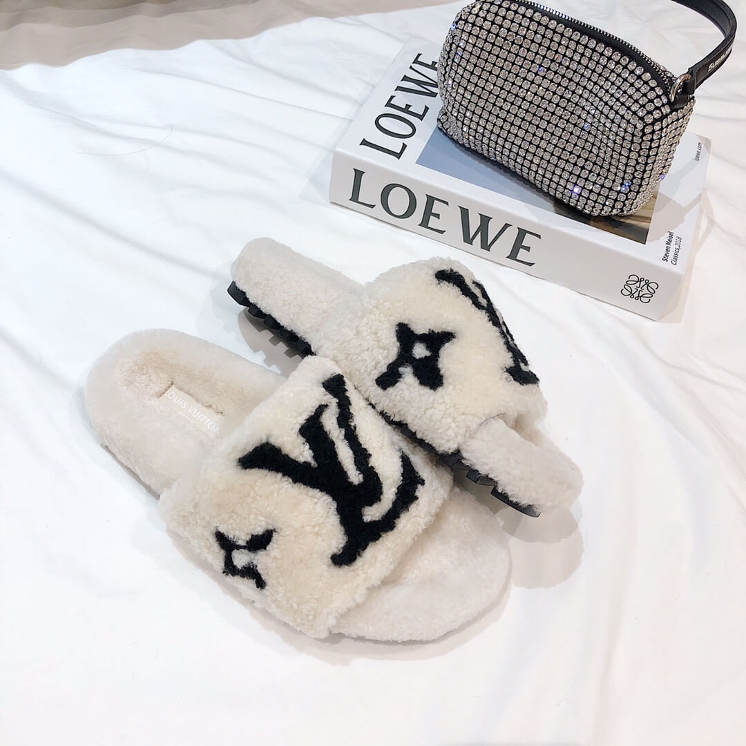 Louis Vuitton Bom Dia Flat Mules Shearling 1A8CXB