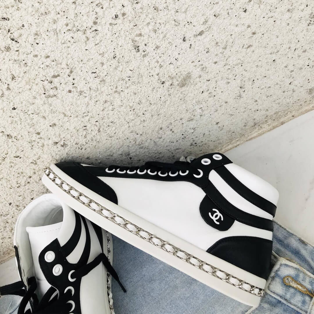 Chanel High Top with Chain Sneakers G35600 White / Black