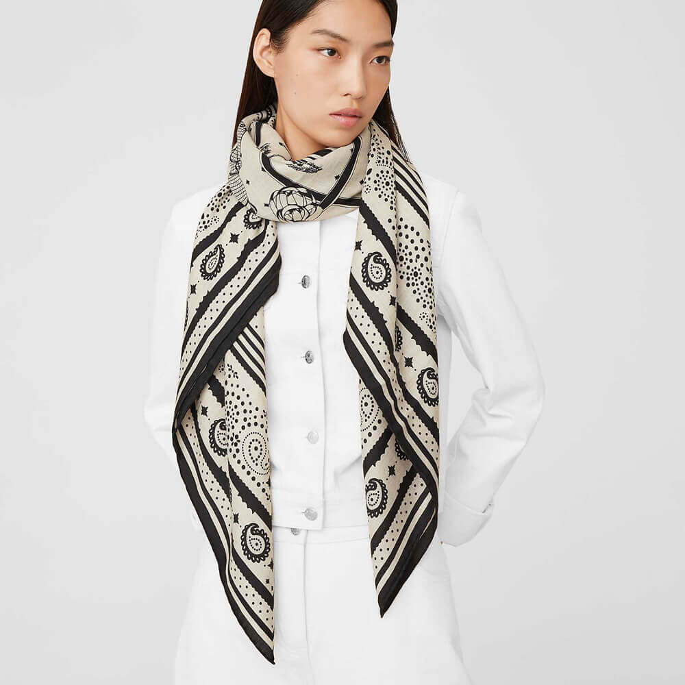 Hermes Couvertures Et Tenues De Jour Bandana Shawl 140 H243507