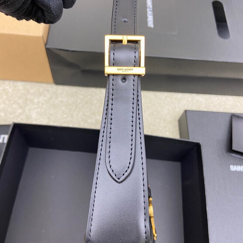 Saint Laurent Smooth Leather Le 5À7 Hobo Bag 657228