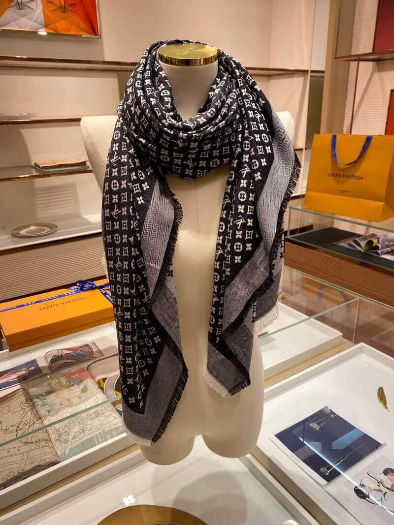 Louis Vuitton Petit Louis Shawl M76997