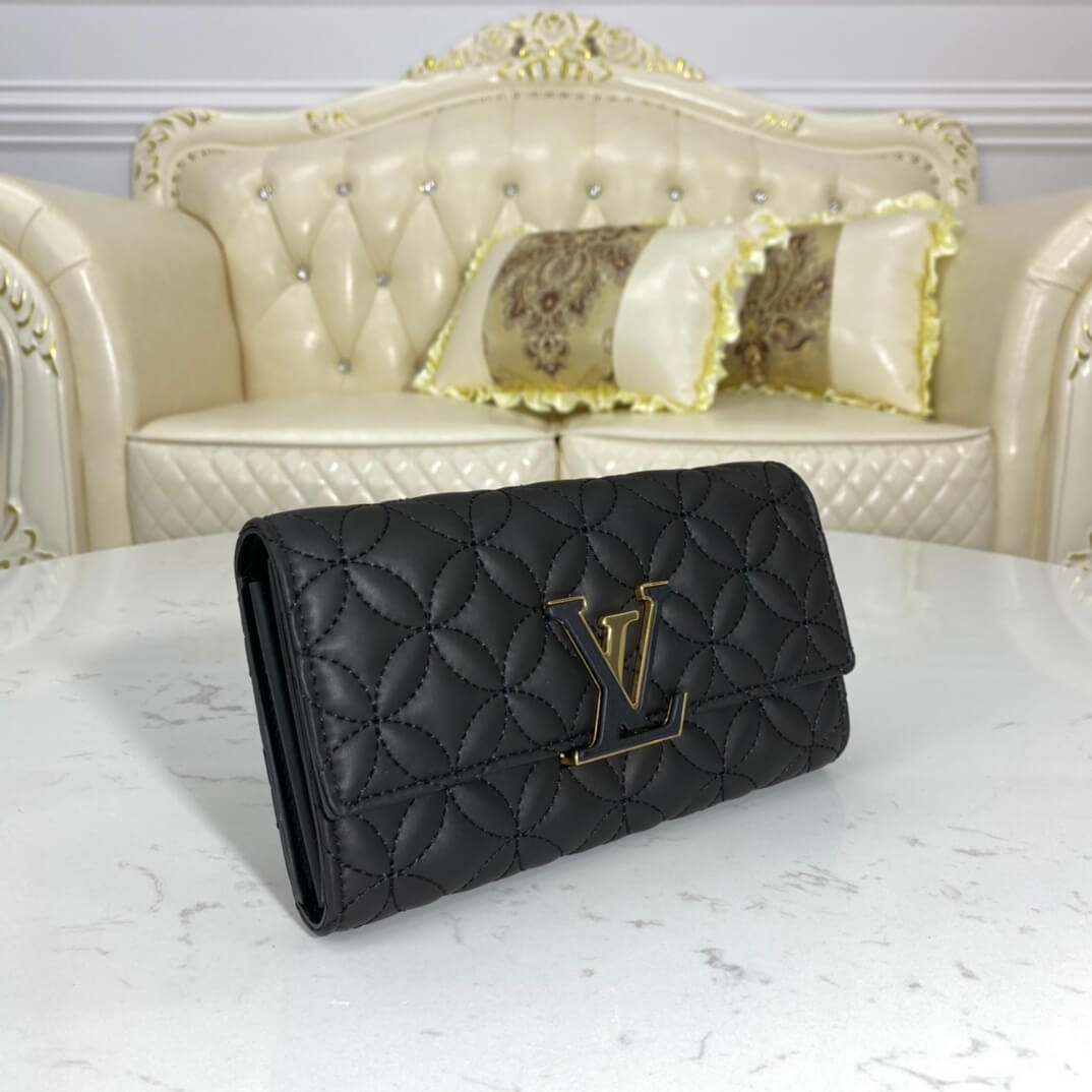 Louis Vuitton Capucines Wallet M68590