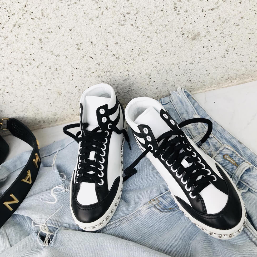 Chanel High Top with Chain Sneakers G35600 White / Black