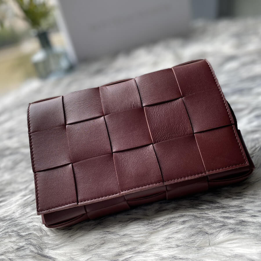 Bottega Veneta Maxi Weave Cassette Bag 578004