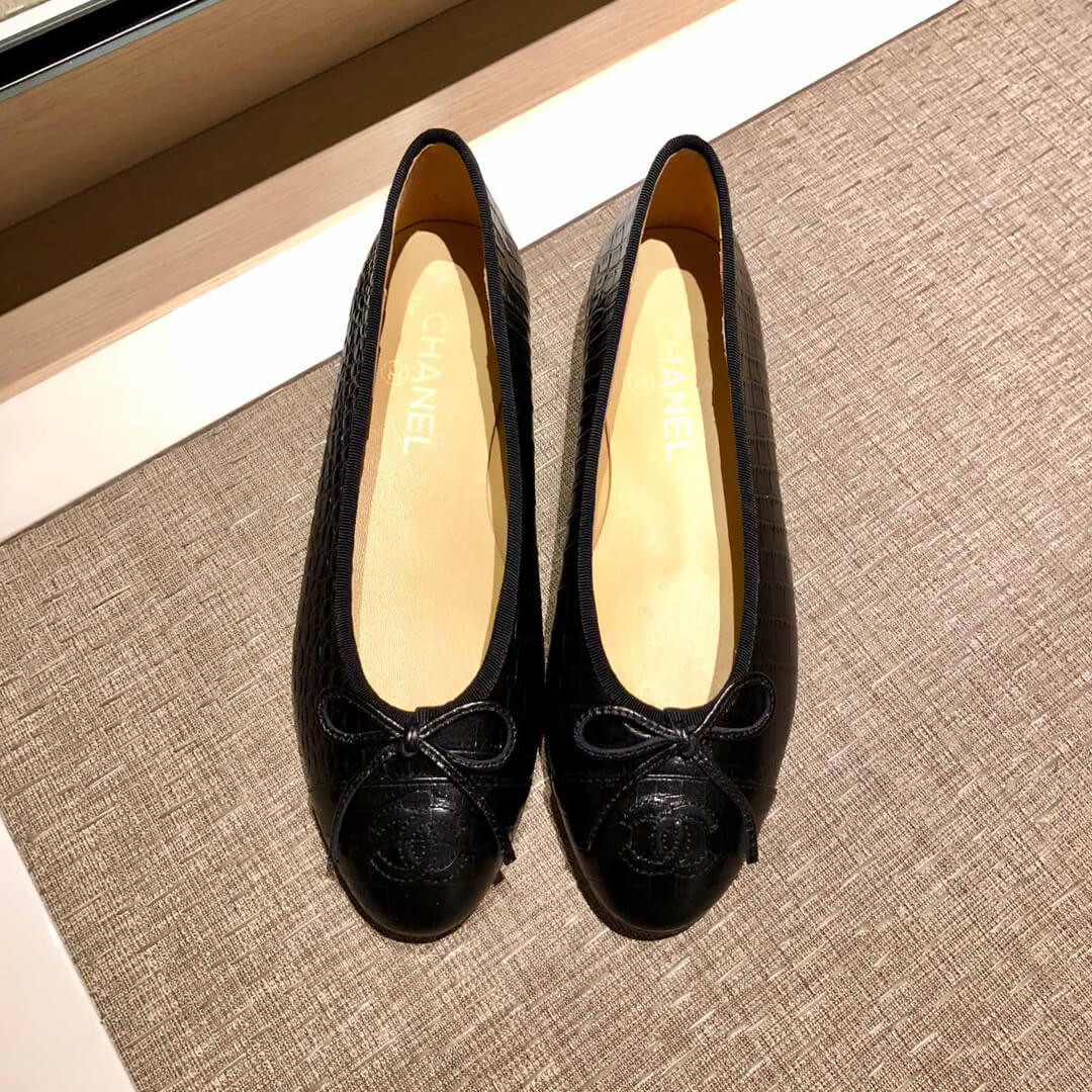 Chanel Crocodile Patent CC Cap Toe Flats Ballerinas G02819