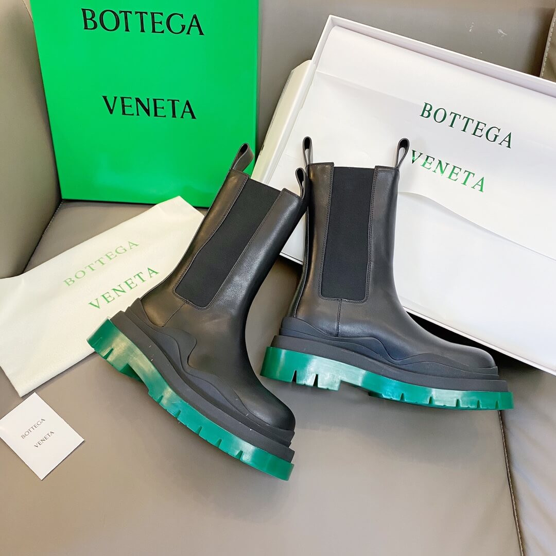 Bottega Veneta Rubber-Trimmed Leather Chelsea Boots Black/Green