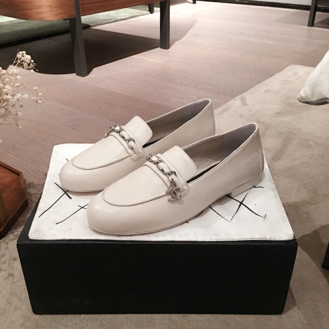Chanel Chain Logo Lambskin Leather Loafers G403471