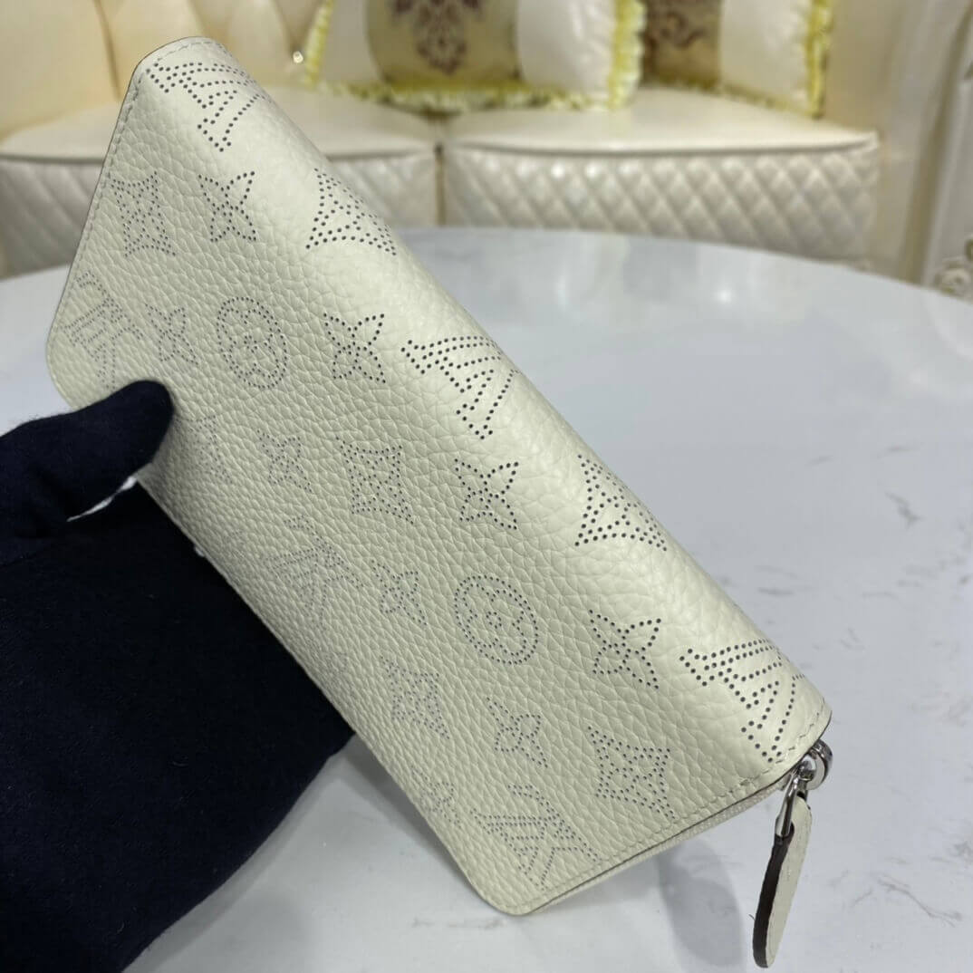 Louis Vuitton Mahina Leather Zippy Wallet M69032 M69215