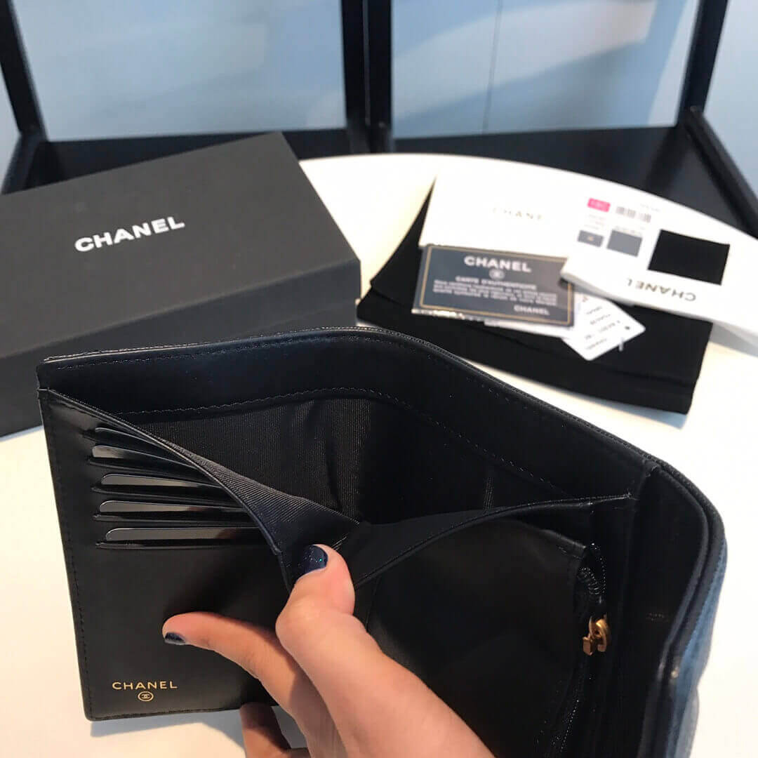 Chanel Grained Calfskin Boy Flap Wallet A84302