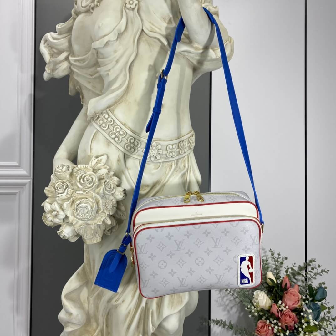 Louis Vuitton NBA Joint Series NIL Messenger Bag M85141