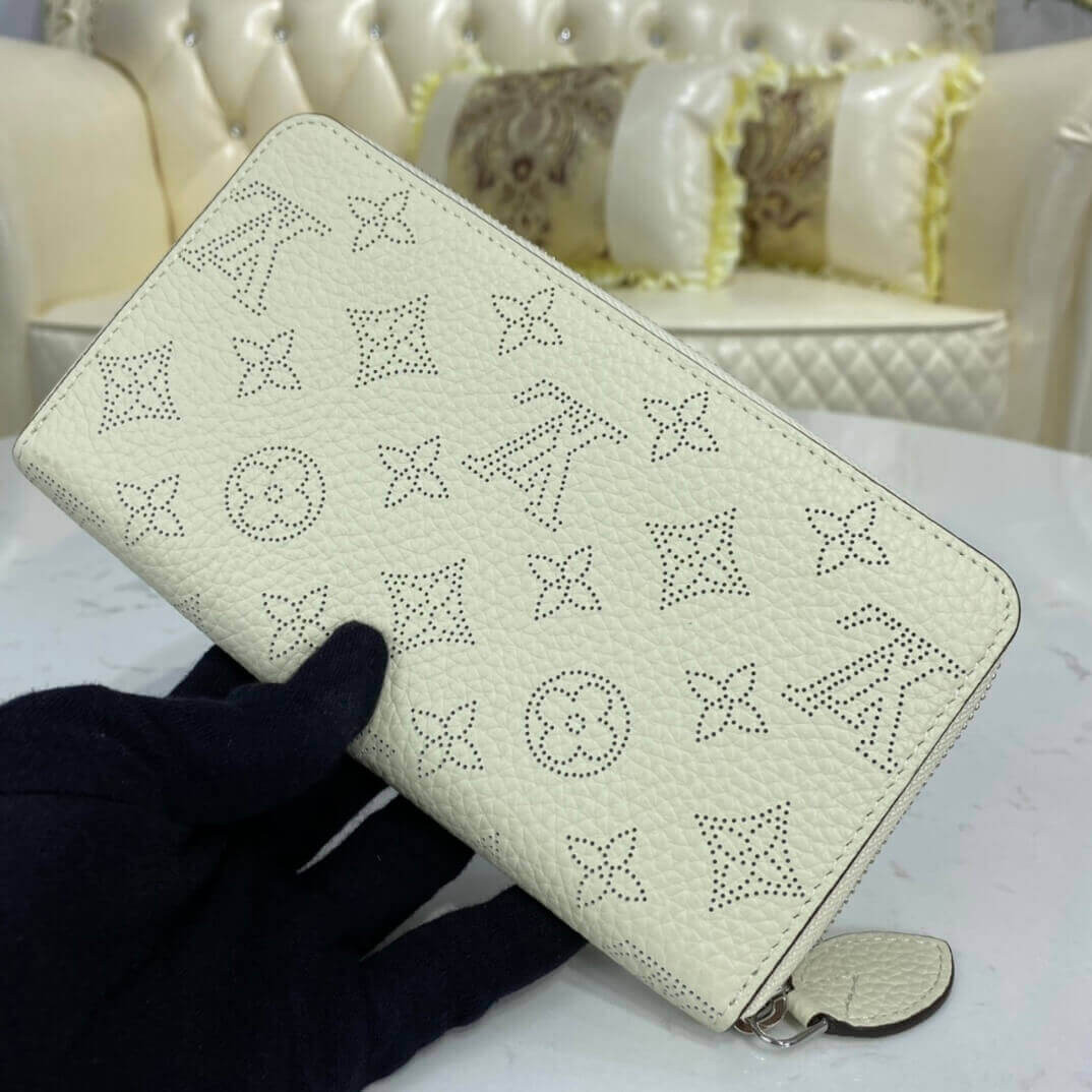 Louis Vuitton Mahina Leather Zippy Wallet M69032 M69215