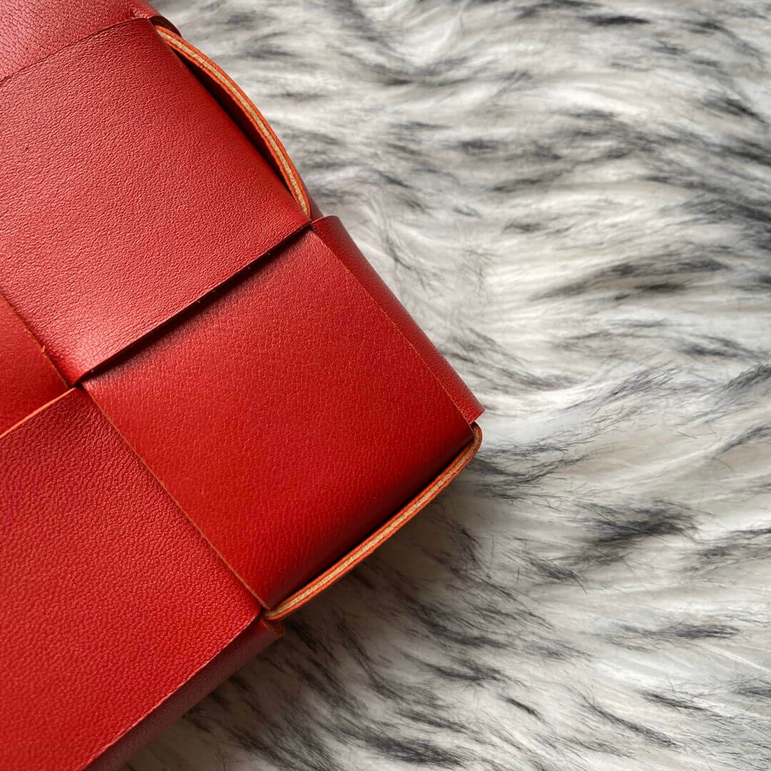 Bottega Veneta Maxi Weave Cassette Bag 578004