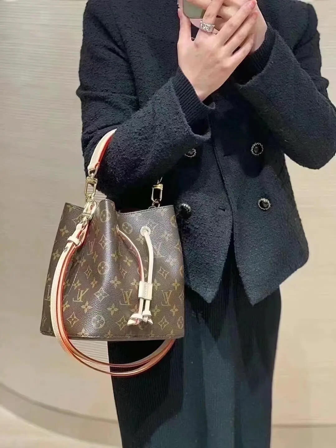 Louis Vuitton Monogram NeoNoe BB Bucket Bag M46581