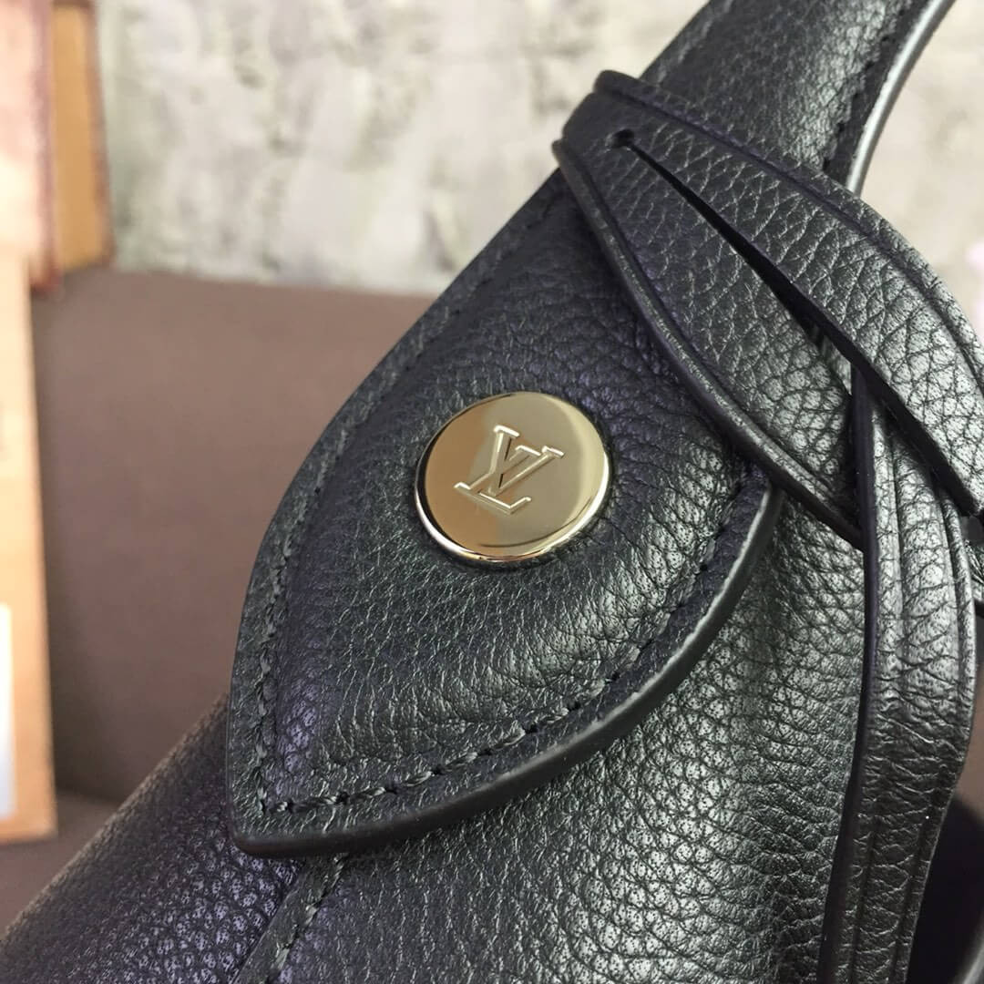 Louis Vuitton Lockme Hobo M52776 M44330