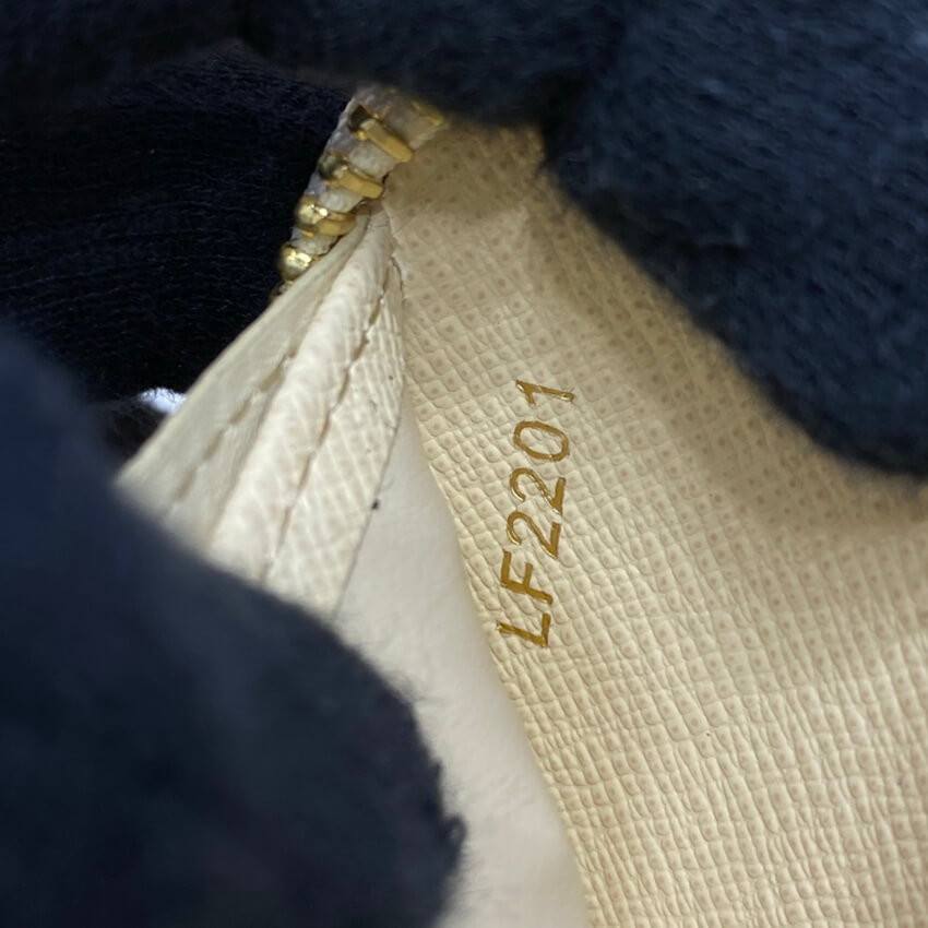 Louis Vuitton Zippy Coin Purse M80677