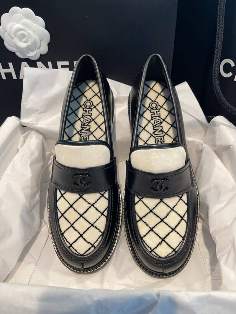 Chanel Black Leather and White Velvet Loafers