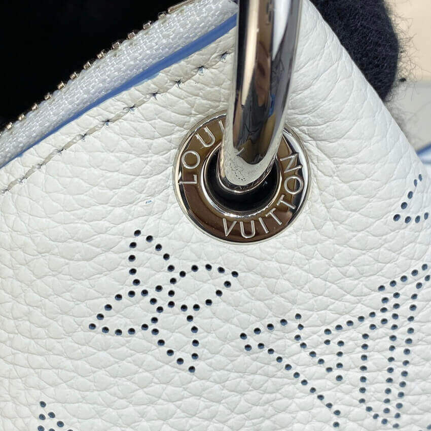 Louis Vuitton Beaubourg Hobo MM M58482 White