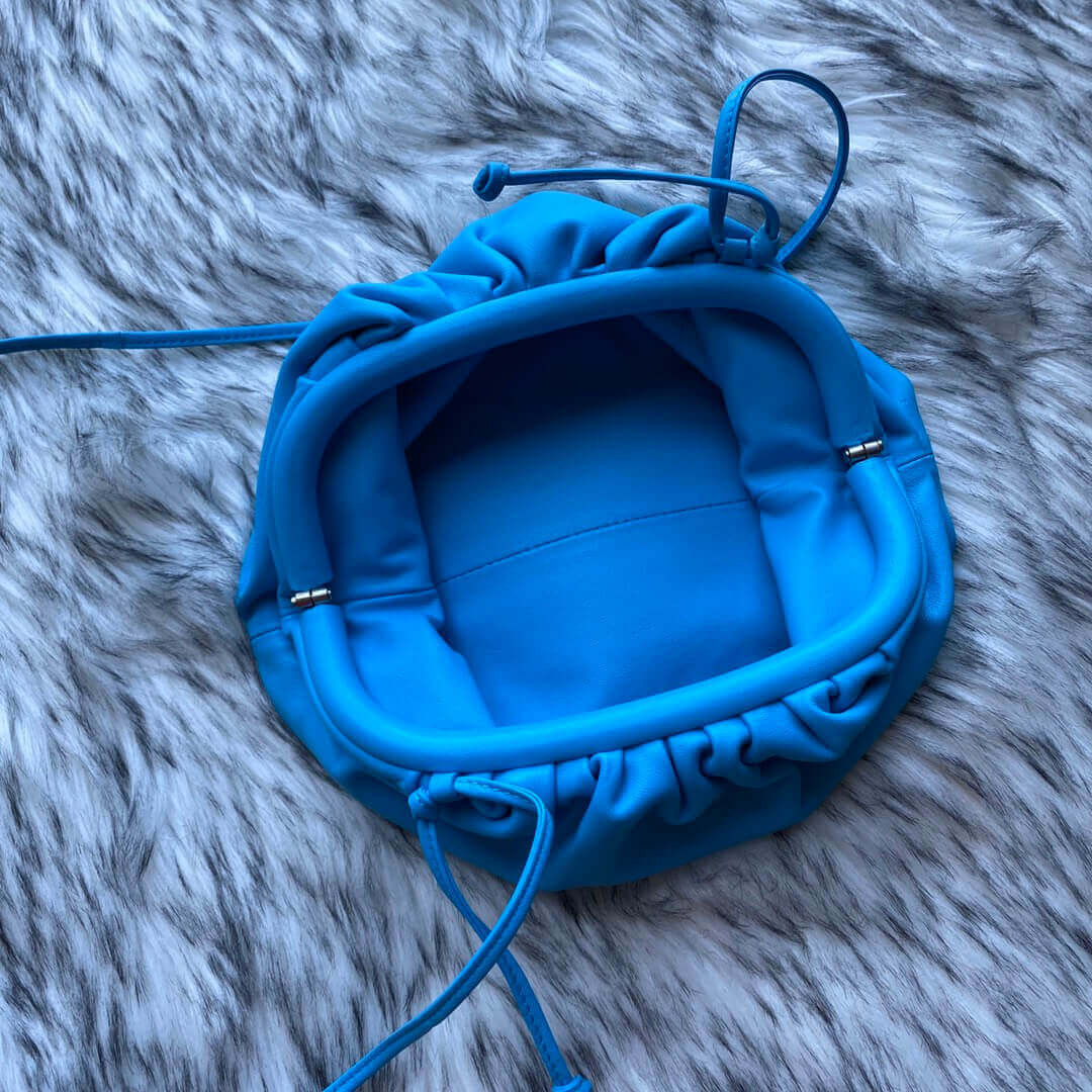 Bottega Veneta The Pouch 20 in Butter Calf Leather 570927