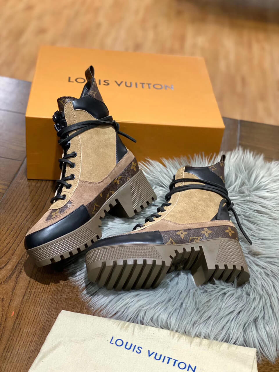 Louis Vuitton Laureate Desert Boot 1A4XXZ