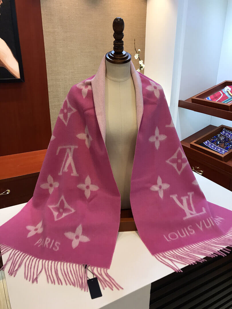 Louis Vuitton Reykjavik Scarf M76067