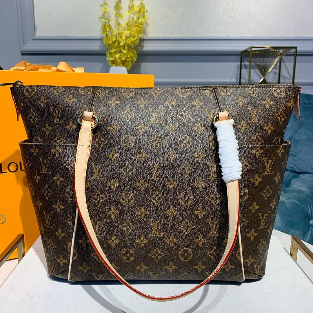 Louis Vuitton Monogram Canvas Totally MM M56689