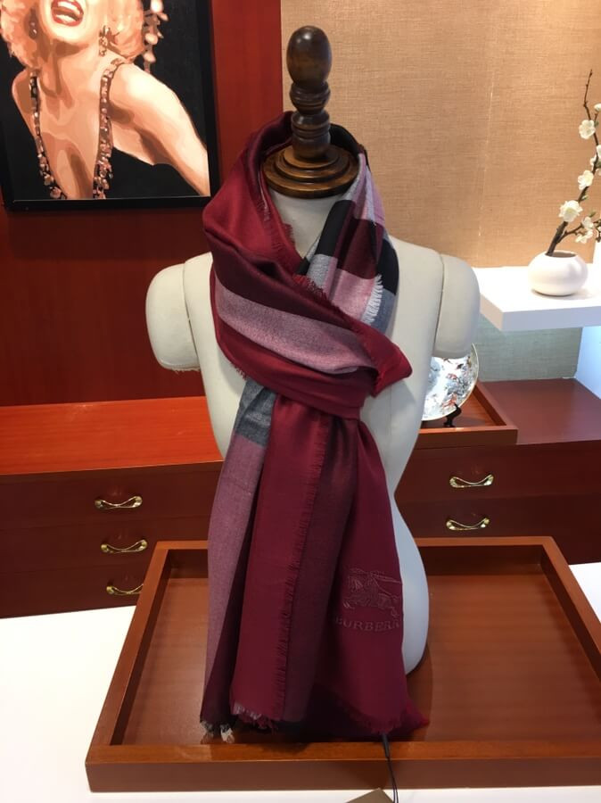Burberry Check Wool Scarf 3743