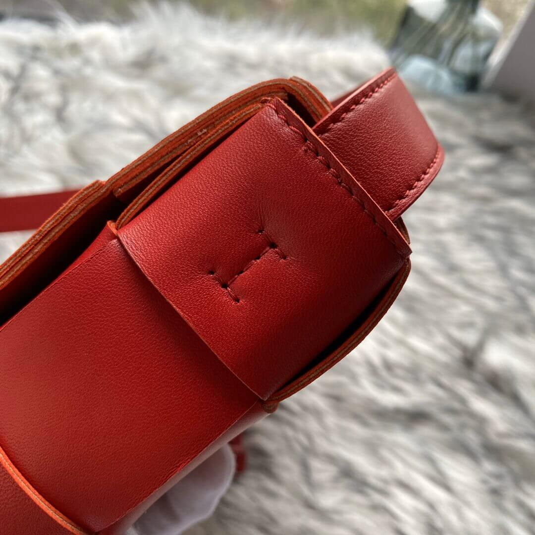 Bottega Veneta Maxi Weave Cassette Bag 578004