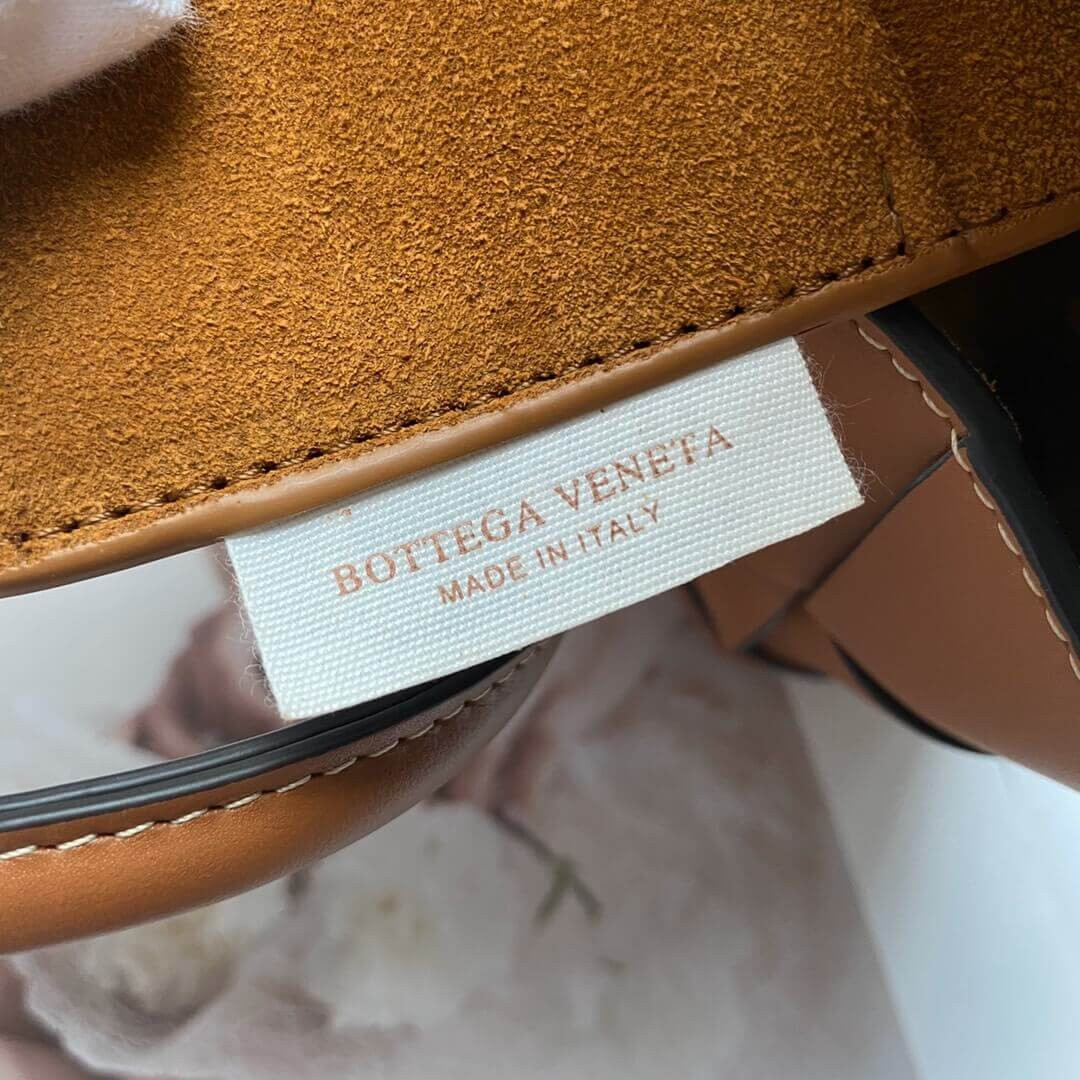 Bottega Veneta Mini Arco In Smooth Calfskin 600606