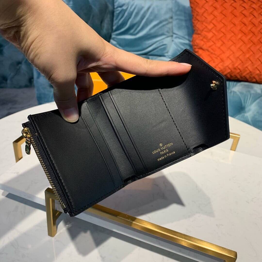 Louis Vuitton Monogram Giant Jungle Zoe Wallet M62933