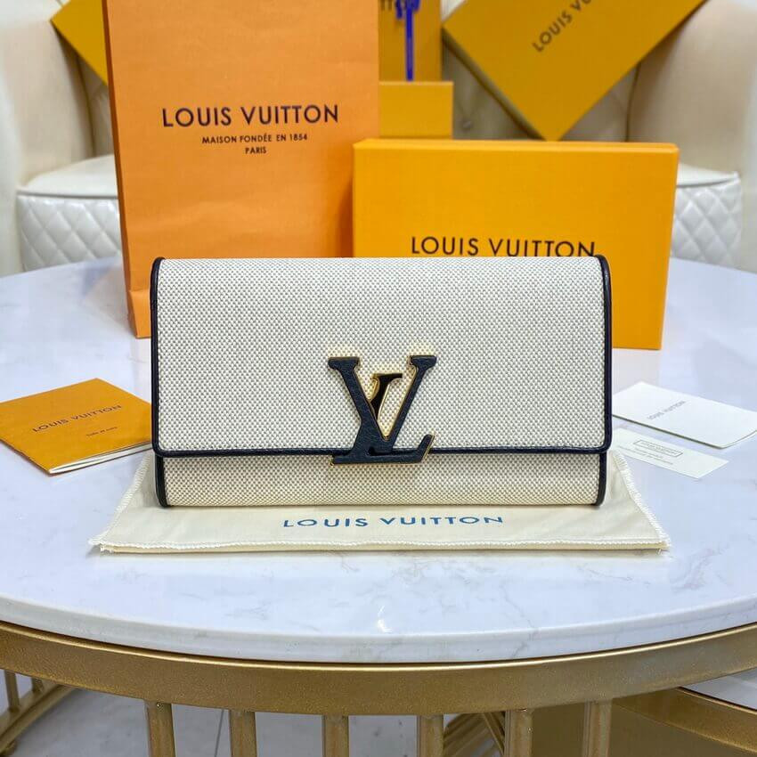 Louis Vuitton Capucines Wallet M81305