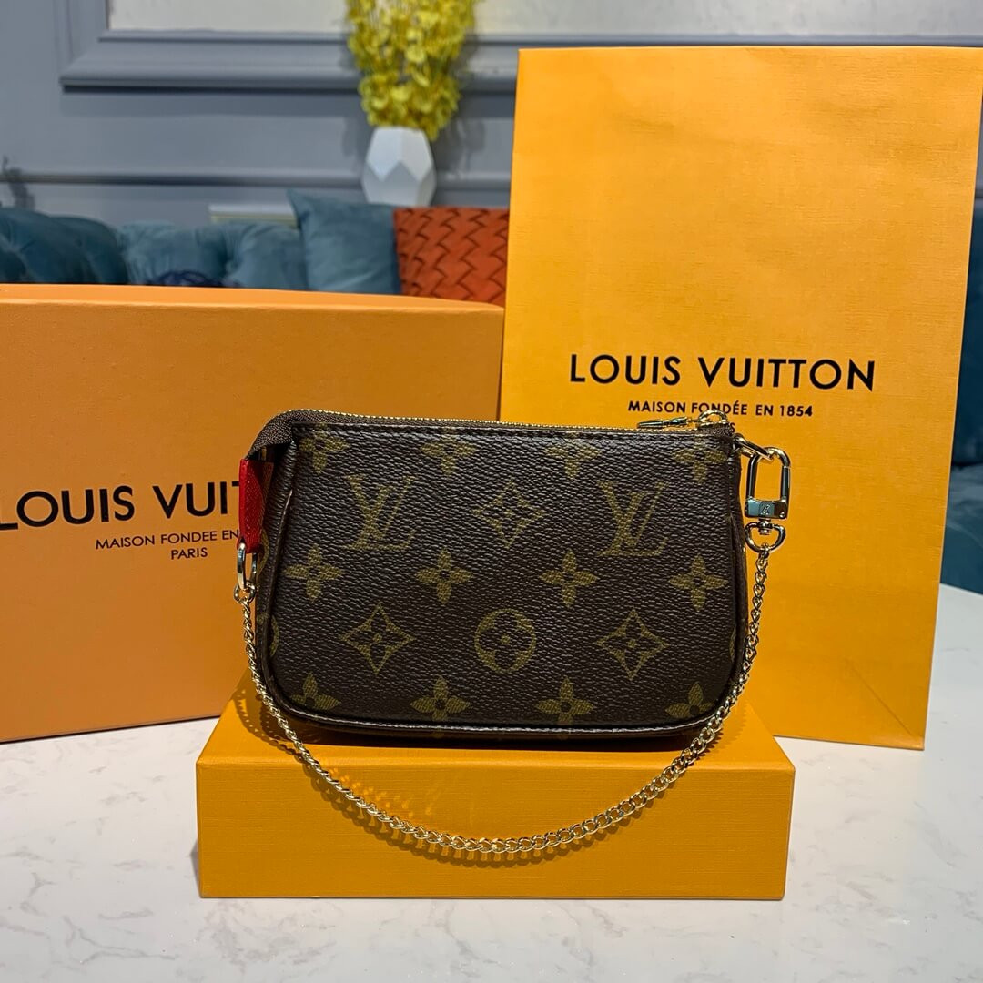 Louis Vuitton Courchevel Mini Pochette Accessoires M68490