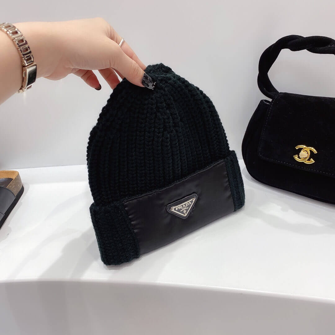 Prada Logo Rib-Knit Beanie Hat 2HC139