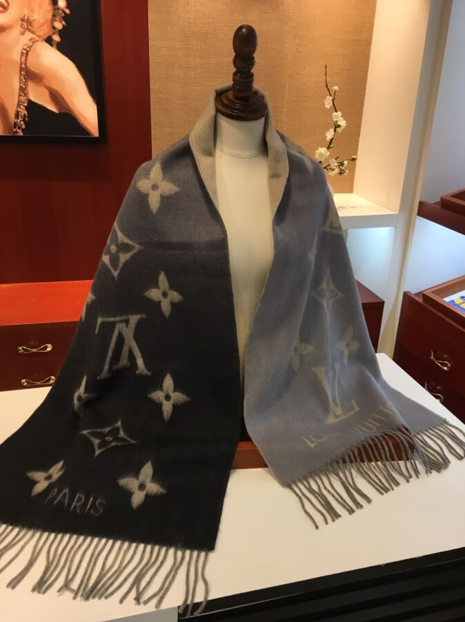 Louis Vuitton Heavy Monogram Cashmere Heavy Scarf M70868